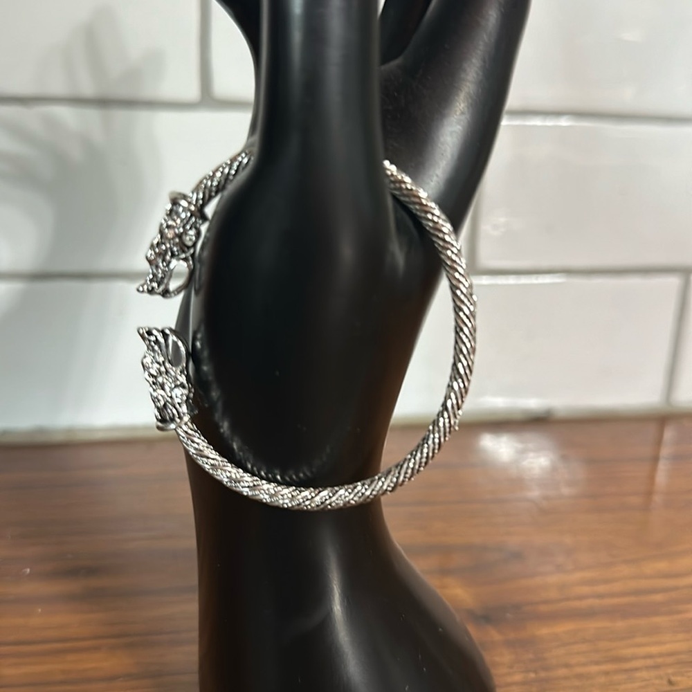 - Silver Twisted Bracelet adjustable